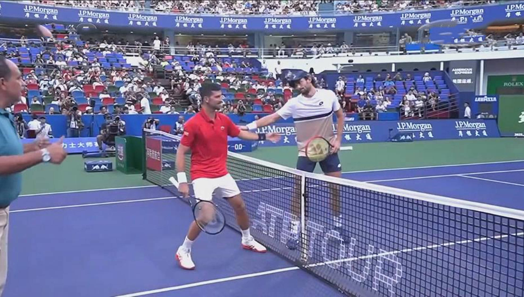 西班牙网球队翻盘美国网球队,德约科维奇制霸全场的简单介绍 西班牙网球队翻盘美国网球队,德约科维奇制霸全场的简单介绍