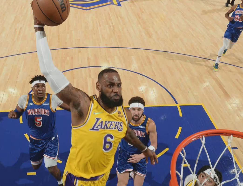 福建队逆转广州队，克莱带队取胜